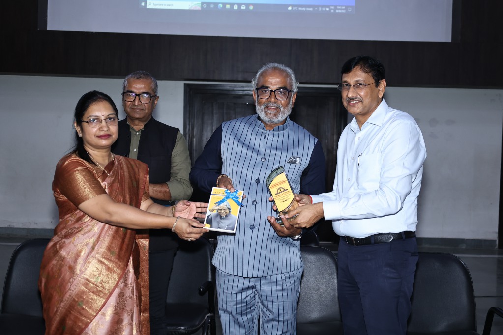 Seminar by motivational speakers Padma Shri Savji Dholakia and Mr. Sanjay Raval